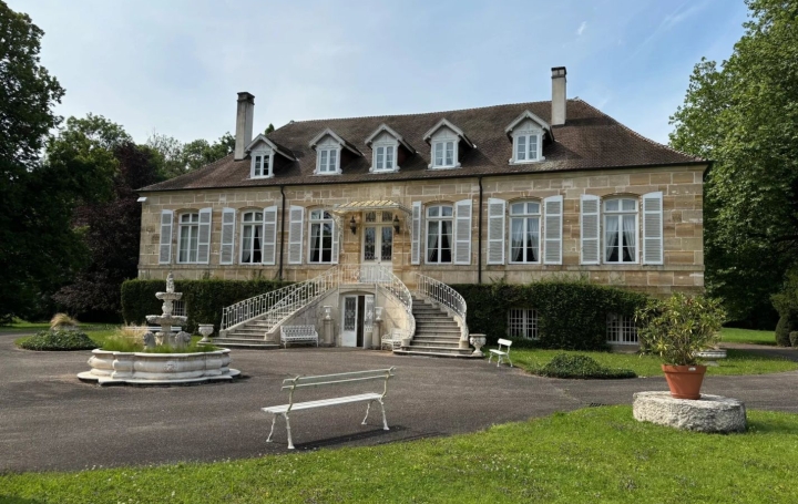 Domaine   RAIVAL  432 m2 1 900 000 € 